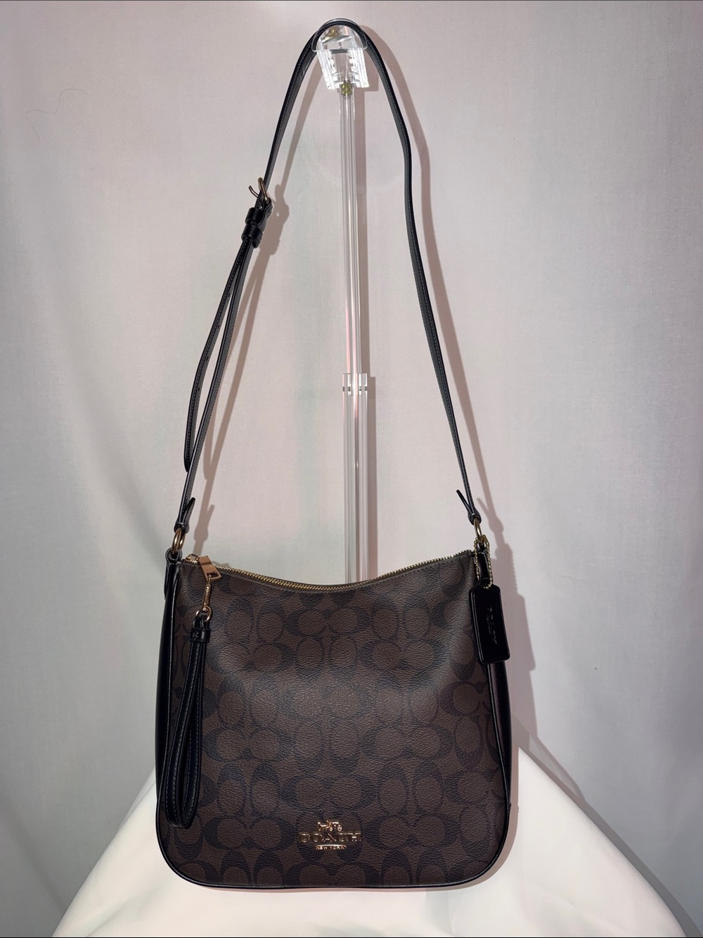Coach Ellie File Bag in Signature Canvas  № L2478-CU088